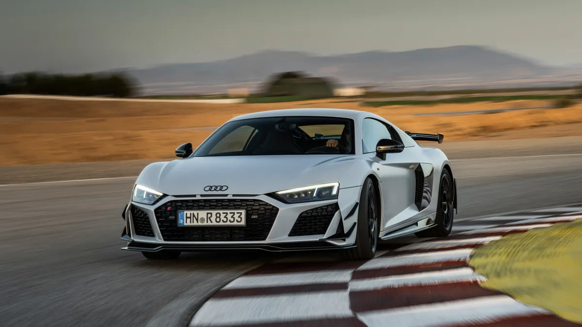 2023-audi-r8-gt-rwd-045