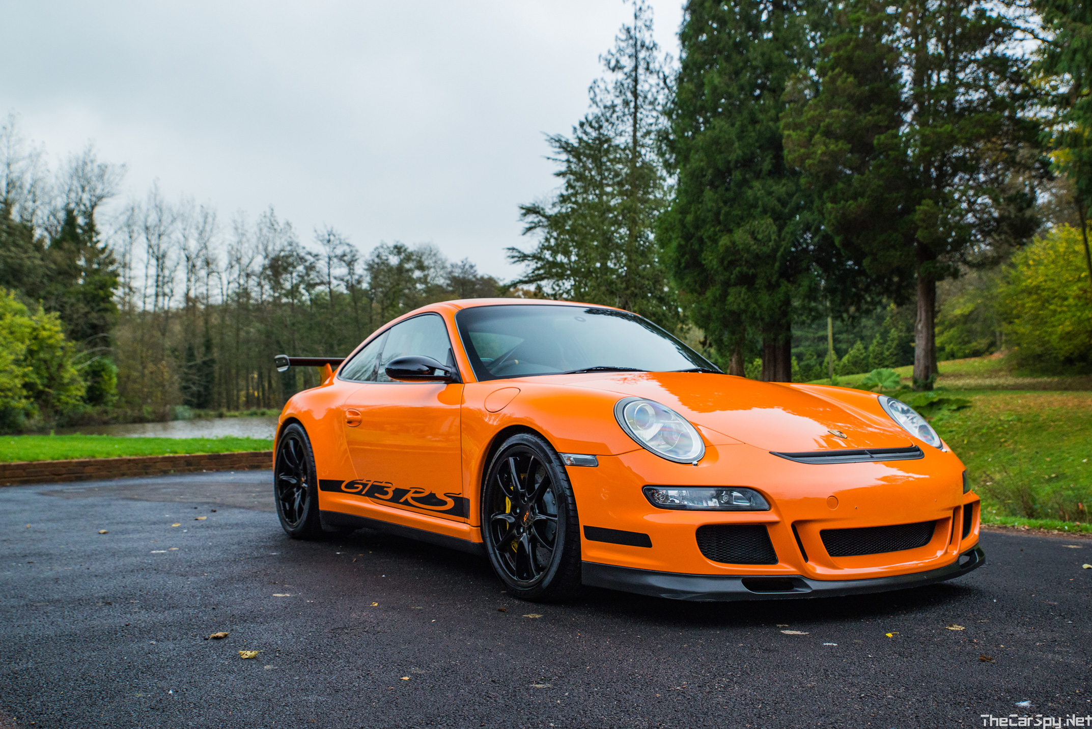 Porsche_911_(997)_GT3_RS_3.6_-_3_quart_avant