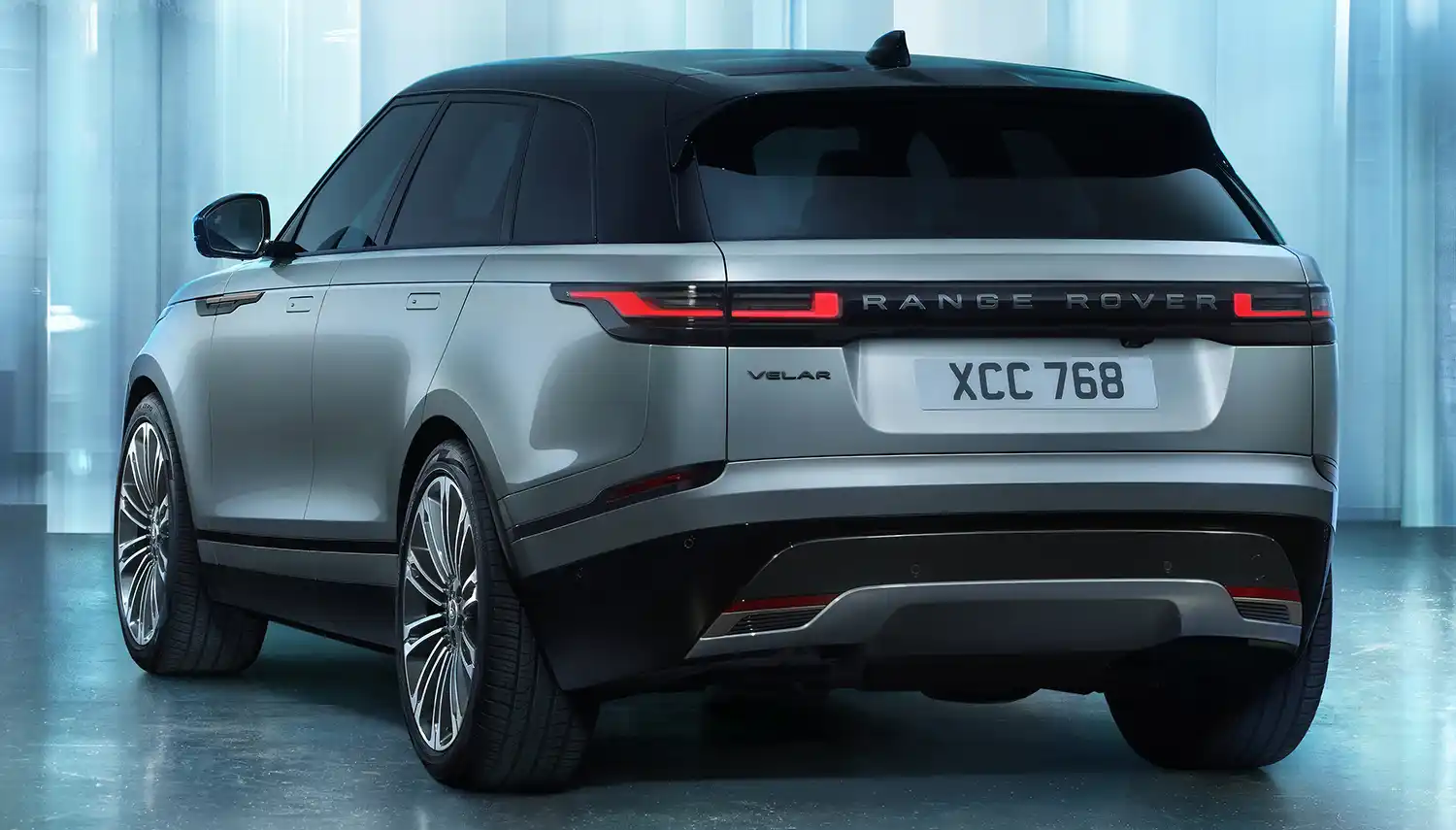 RR_Velar_24MY_Exterior_10_Rear_3-4_010223