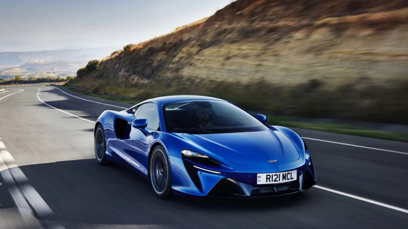 mclaren_artura_navarra-005_crop-16x9