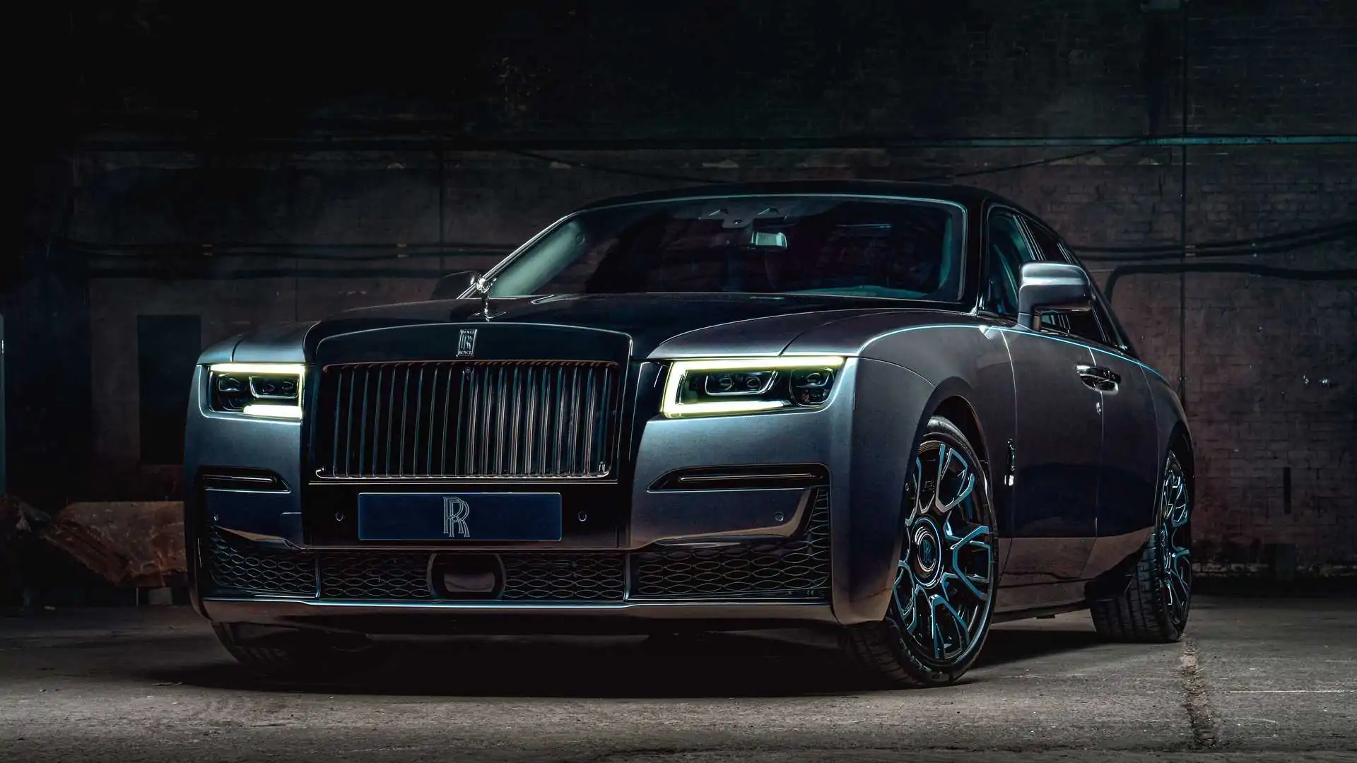 rolls-royce-ghost-black-badge